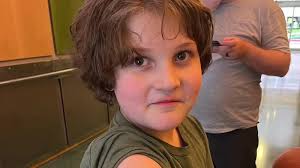 High school restaurant worker saves woman choking using Heimlich maneuver