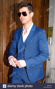 Paris France Robin Thicke Looks Sharp In A Blue Suit And