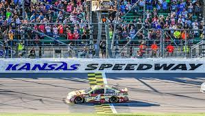The best guest experience in motorsports download the nascar finish line app with $1,000 guaranteed in prize winnings each week! Nascar Playoffs Who Has The Edge In Elimination Race At Kansas