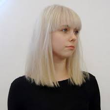 The cut is rather simple, resembling a modern mullet in the back with overgrown bangs. 70 Perfect Medium Length Hairstyles For Thin Hair In 2021