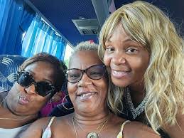 Jacqueline Smithson's Instagram, Twitter & Facebook