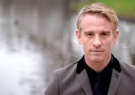 We zijn hem enorm dankbaar voor alle jaren dat hij met hart en ziel aan het programma heeft gewerkt. Art Rooijakkers Definitief Geen Presentator Expeditie Robinson Tv Radio Ad Nl