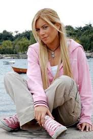 Sinem Kobal Please Follow Me Thank You I Will Refollow You Later Sac Rengi Fikirleri Sac Sac Ve Guzellik