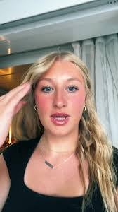 Samantha Meadows's Instagram, Twitter & Facebook