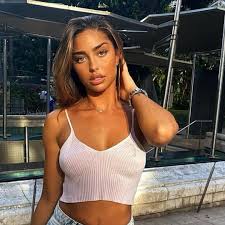 Cynthia Makhoul - Free pics, galleries \\u0026 more at Babepedia