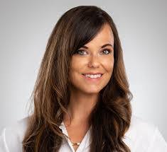 Hillary Kidd's Instagram, Twitter & Facebook