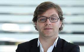 O jornalista luis soares entrevistou. Ex Secretario De Estado Carlos Oliveira Nomeado Conselheiro Do Conselho Europeu De Inovacao Rhmagazine