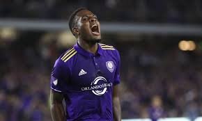 Beşiktaş, cyle larin'in transferinde son noktaya geldi. Cyle Larin Spotted Training With Besiktas After Skipping First Day Of Orlando City Preseason