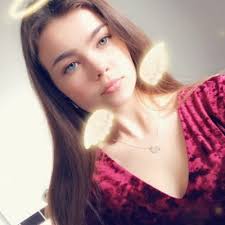 Alice Mcfarlane's Instagram, Twitter & Facebook