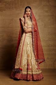 A Timeless Tarun Tahiliani Bridal Lehenga Indian Wedding Indian Bride Indian Wedding Lengha Red And Tarun Tahiliani Bridal Indian Bridal Bridal Lehenga
