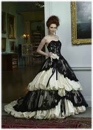 There certainly are some great gothic wedding dresses around including some short ones, because let's face it you don't always have to go with a traditional long dress to get married in. Pin On Harley Quinn Wedding Theme