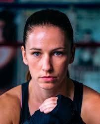 Sarah Inch's Instagram, Twitter & Facebook