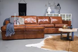 Die gediegene einrichtung mit vintage ledersofas. Sofas Station7