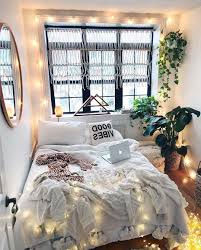 28 Awesome Aesthetic Apartment Bedroom Decoration Ideas You Must Have Bedroom Decor Bedroom Apartment Dream Rooms