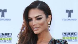 Roxana Webb se despide de su etapa como presentadora de noticias