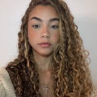 30+ "Anna Lage" profiles