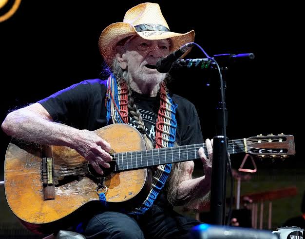 How the Hollywood Bowl put together the ultimate party for Willie Nelson's  90th birthday – Daily News