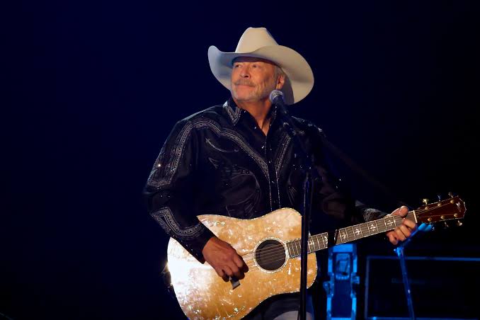 Alan Jackson's Final Concert: Past Label Heads On His Principles