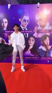 Ismail izzani sabar official music lyrics video. Pin By Lyraadvnn On Ismail Izzani Movie Posters Movies Concert