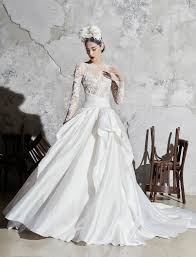 Pay attention to the brand's latest bridal collection moonlight 2020 is made to give each bride a luxurious look. Wedding Dresses In Tuscany Italy Le Spose Di Mori
