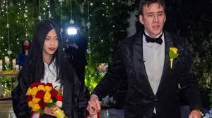 The first email is about a man staying true to himself and remembering he and his child are more. Dorjfq1vcg65lm