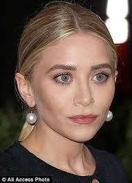 Rita ora dancing on my brain final version. Big Earner While The Younger A Listers Like Rita Ora Left And Ashley Olsen Wear Theirs In A More Co Ashley Olsen Style Olsen Twins Style Ashley Olsen Makeup