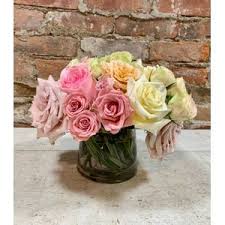 The rose has long been recognized as the flower of love and romance. Buffalo Florist Maureen S Buffalo Wholesale Flower Market Local Flower Delivery Buffalo Ny 14203
