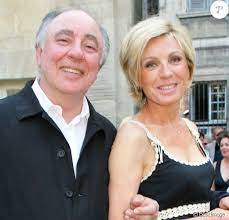 Évelyne dhéliat mène une vie particulièrement discrète. Evelyne Dheliat Endeuillee Par La Mort De Son Mari Je Travaille Je Suis Bien Purepeople