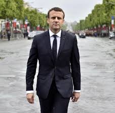Aktuelle macron kollektion bei about you versandkostenfrei zahlung auf rechnung kostenlose retoure. Emmanuel Macron Warum Die Premiere Dame Noch Nicht In Den Elysee Durfte Welt