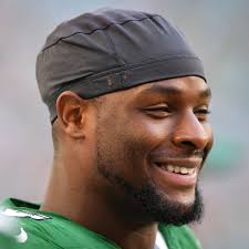 Le'veon bell is currently embroiled in a contract dispute with the pittsburgh steelers even though the 2018 nfl season is scheduled to start in mere hours. Le Veon Bell Comes With Affordable 2020 Cap Hit For Chiefs Arrowhead Pride