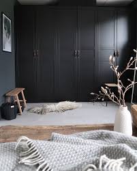 Ikea Hack Onze Zwarte Ikea Pax Kasten In Love With Our Ikea Pax Wardrobe Slaapkamerdesigns Slaapkamer Kast Ikea Slaapkamerideeen