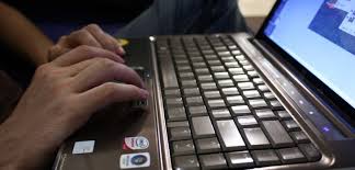 Sobrin@s, hoy cargamos el saldo para los renovantes y nuevos beneficiarios de la baes junaeb. Becas Tic Revisa Si Eres Beneficiario Y Cuando Se Entregaran Los Computadores De La Junaeb