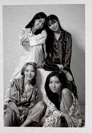 I'm a simple man, i see mamamoo, i hit like. Mamamoo 2021 Season S Greetings In 2021 Mamamoo Moonbyul Hwasa