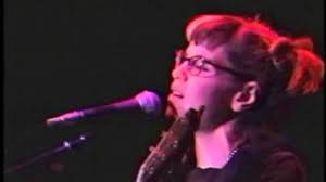 Lisa Loeb and Nine Stories perform "Do You Sleep"
