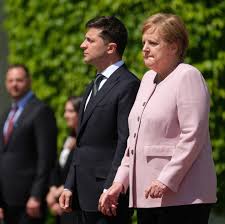 She served as leader of the opposition from 2002. Angela Merkels Schwacheanfall Menschen Werden Nun Mal Krank Ein Kommentar Stern De