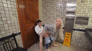 Jamie Knoxx and Nina deliver a powerful performance alongside Jordi El Nino Polla