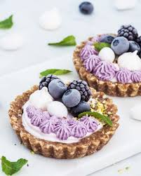Dreamy Berry Easter Tarts Happy Tuesday To All Of You Love Yuki Easter Tarts Crus Easter Tart Food Photography Dessert Desserts