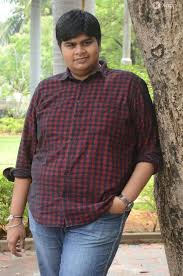 Latest movies which karthik subbaraj has directed are jagame thandhiram, petta, meyaadha maan, mercury and chikkadu dorakadu. Chal Mohana Ranga Movie Director Karthik Subbaraj Interview Stills Xappie