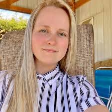 Allison Dugas's Instagram, Twitter & Facebook