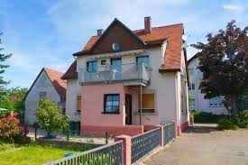 Auf ivd24 werden in durmersheim momentan 9 immobilien angeboten. Haus Zum Verkauf 76448 Durmersheim Mapio Net