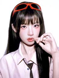 Zhang Miao Yi serving us her overflowing visual.