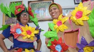 Padahal, bisnis dengan label our trashes ini, baru dimulai tahun 2019. Baju Daur Ulang Buatan Warga Kampung Jojoran Surabaya Diminati Pembeli Asal Australia Tribunnews Com Mobile