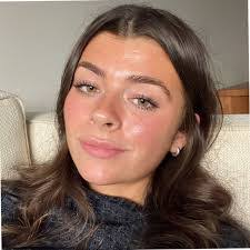 Olivia Coy's Instagram, Twitter & Facebook