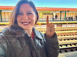 Exciting news for fellow straphangers! 🚇 The Manhattan-bound trains have  resumed at 82nd St and 111th St