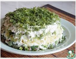 как приготовить салат из свеклы с черносливом и грецким орехом Recept Salat Seld Pod Vesennej Shuboj Eda Recepty Edy Izyskannye Zakuski