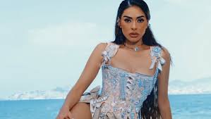 ¡Lo volvió a hacer y se veía espectacular! El INCREÍBLE vestido de Galilea Montijo de HOY