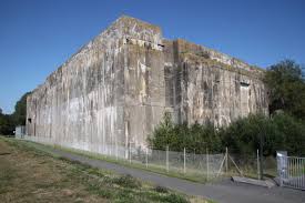 The height of the structure is between 22.5 and 27 metres (74 and 89 ft). Datei 2019 08 24 Bunker Valentin 7 Jpg Reisefuhrer Auf Wikivoyage
