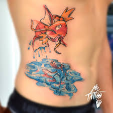 Its mouth is very large and gaping, bearing four pointed teeth and yellow lips. Per Gli Appassionati Dei Pokemon Oggi Abbiamo Tatuato M Flickr
