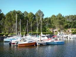 Lac De Lacanau Port De Plaisance De Lacanau Avec Ses Bateaux Amarres France Lacanau Lac Voyage En France