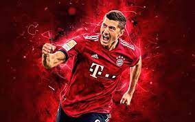 The images are carefully selected to best fit today's smartphone screen sizes. Robert Lewandowski